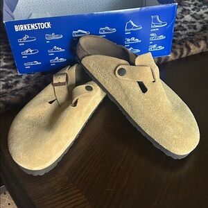 Birkenstock Suede Slip-On Clogs latte cream. Never worn. I wear women’s size 8